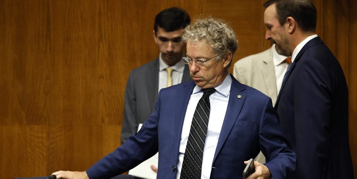 Venezuela War Powers Bill Fails to Attract MAGA Support