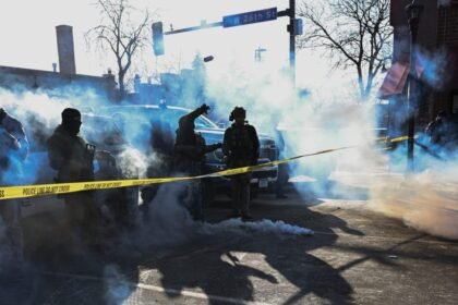 Man Feds Killed in Minneapolis Was an Observer, Eyewitnesses Say