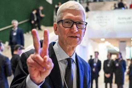 Apple Workers Are Livid That Tim Cook Saw “Melania” Movie Hours After CBP Killed Pretti