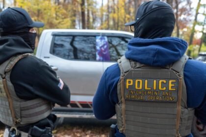 License Plates of Unmarked ICE Cars Tracked in Public Database