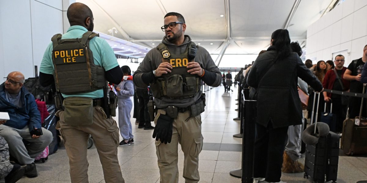 How to Keep ICE Agents Out of Your Phone at the Airport